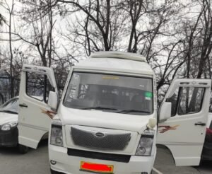 tempo traveller in srinagar