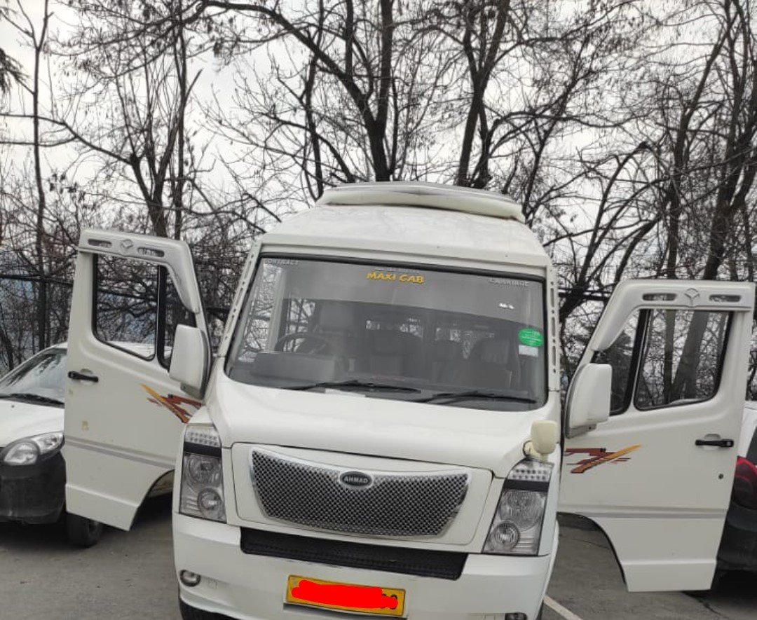 tempo traveller in srinagar