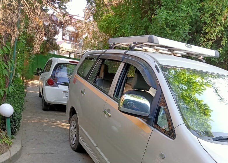 Car Rental In Srinagar