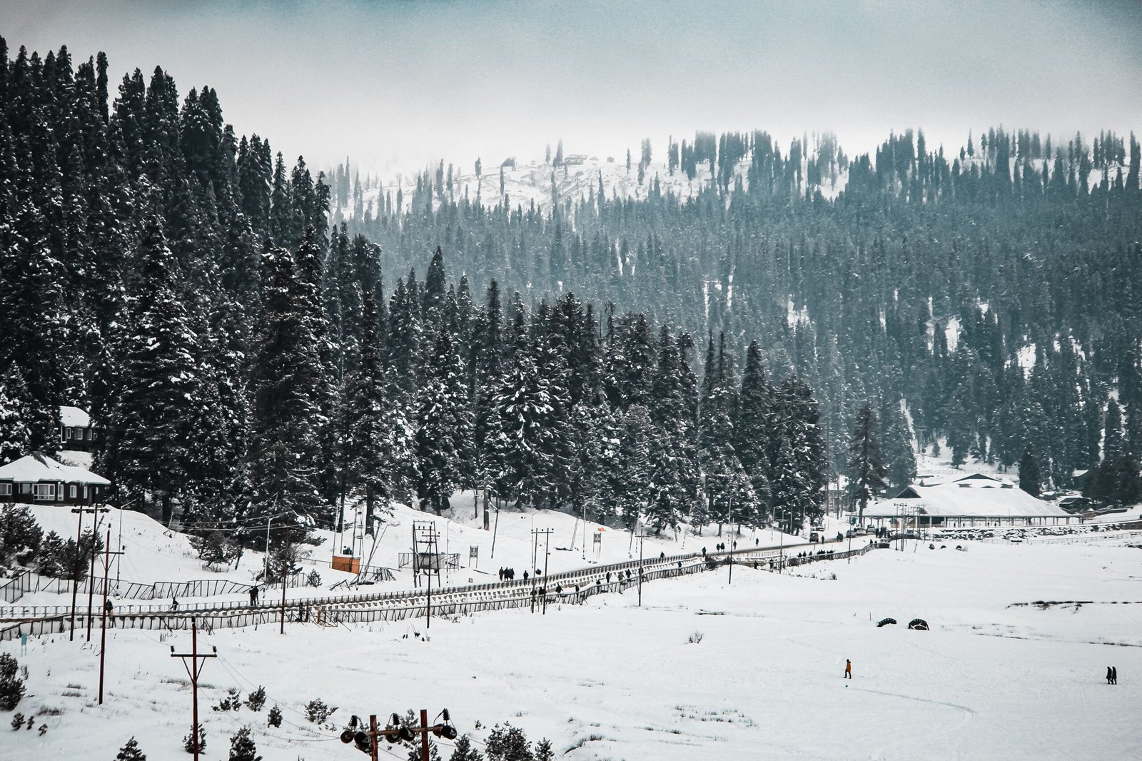 taxi from srinagar to gulmarg