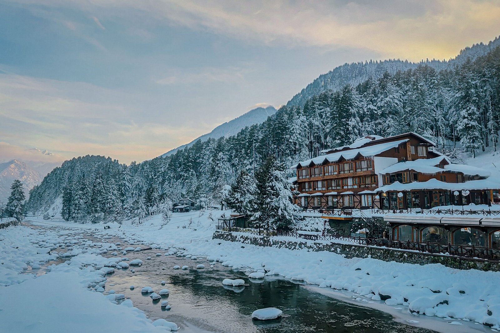 srinagar to pahalgam taxi fare
