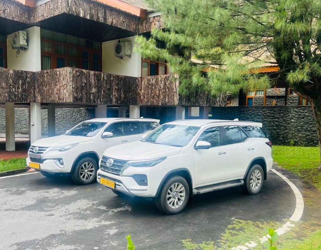 best taxi service in srinagar